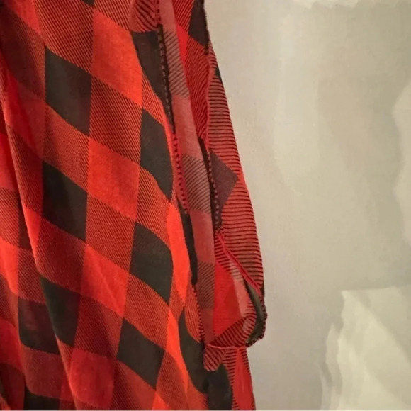 Women's Short Sleeve Red & Black Buffalo Plaid Lightweight Cardigan One Size GUC - Picture 5 of 7